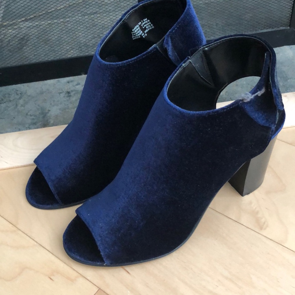 Steve Madden open toed heels